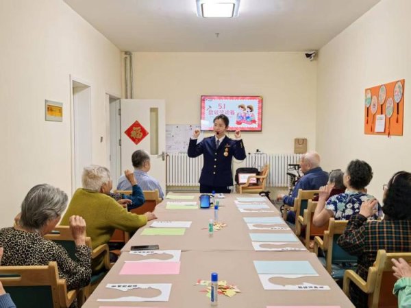 速配资 劳模精神点亮养老生活！城运颐养举办“浓情五一·致敬最美劳动者”主题活动